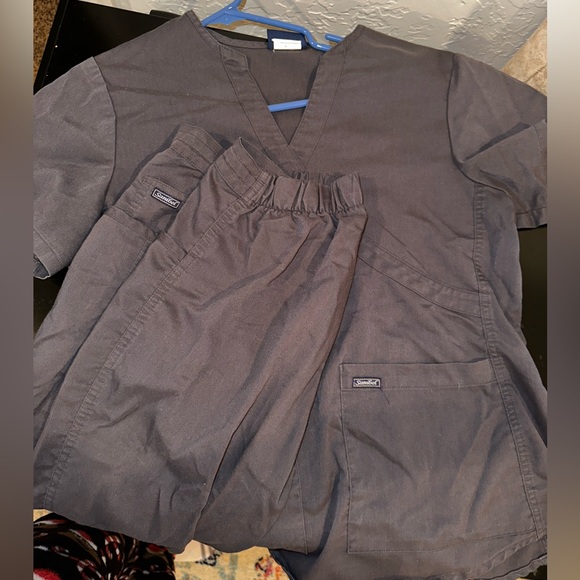 Gray Sanibel Scrubs - Picture 1 of 3